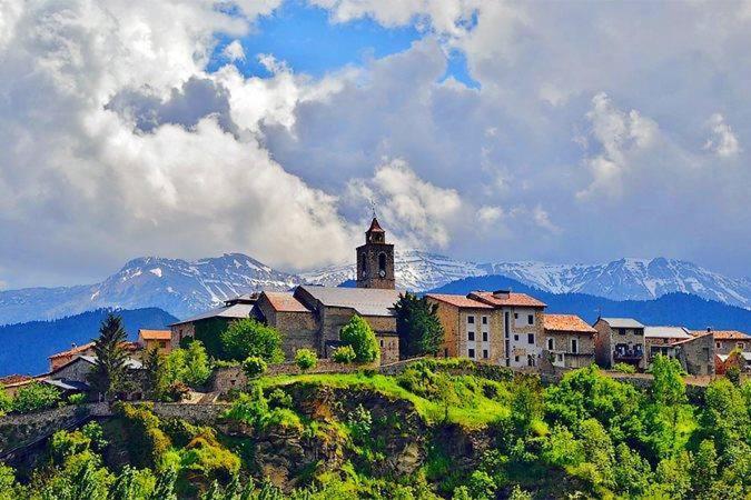 Atico Con Encanto En Bellver De Cerdanya Lägenhet Exteriör bild