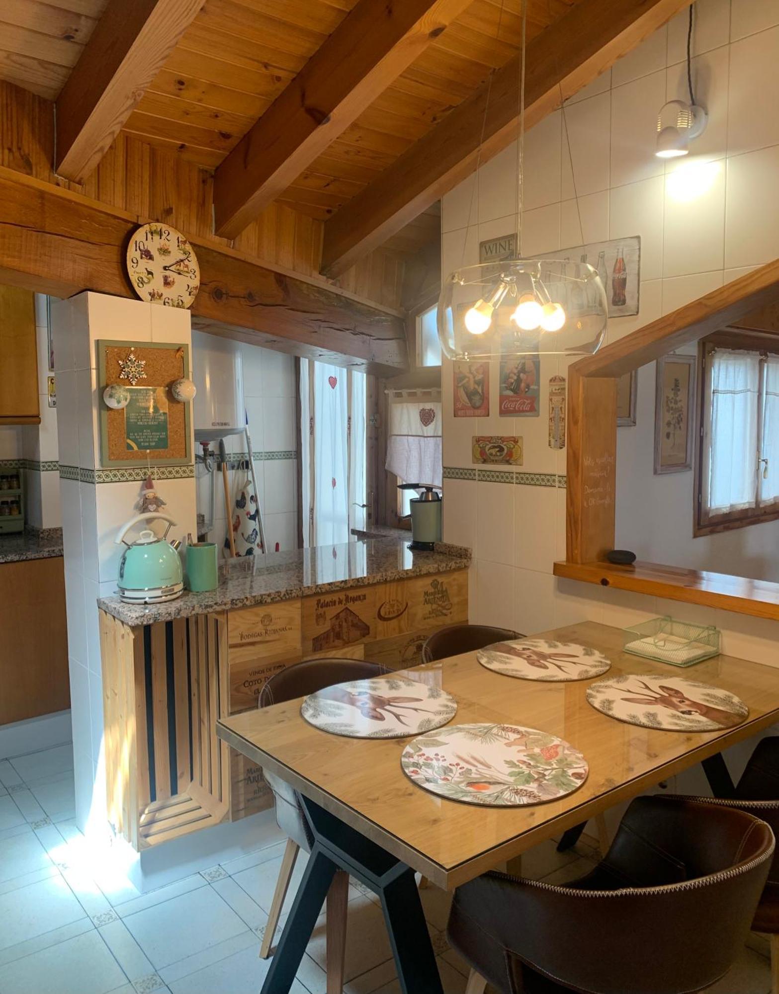 Atico Con Encanto En Bellver De Cerdanya Lägenhet Exteriör bild