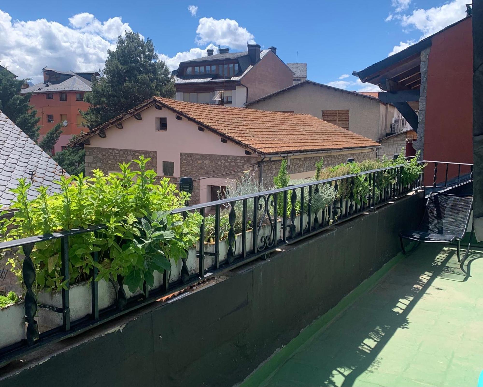 Atico Con Encanto En Bellver De Cerdanya Lägenhet Exteriör bild